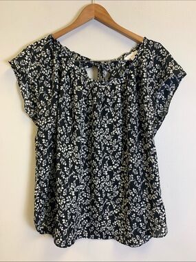LC Lauren Conrad Black and White Leaf Print Blouse